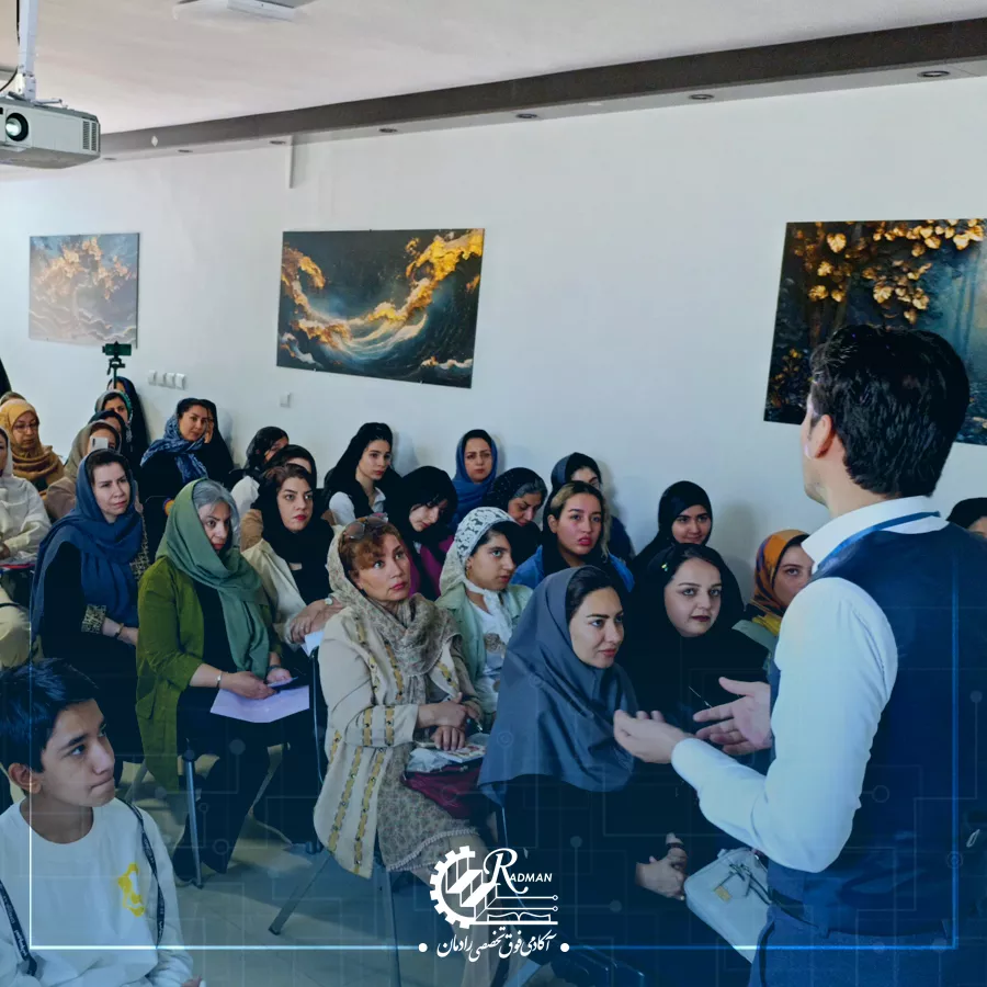 کلاس آموزش کاربر هوش مصنوعی